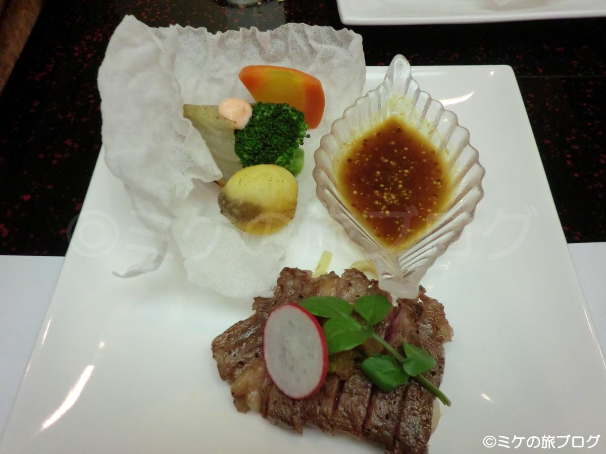 月岡温泉 白玉の湯 泉慶の夕食 ステーキ