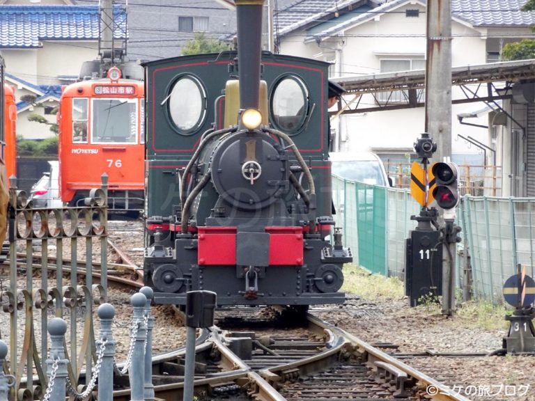 道後温泉駅　坊っちゃん列車
