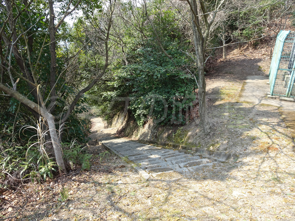  糸山展望台　石畳と階段