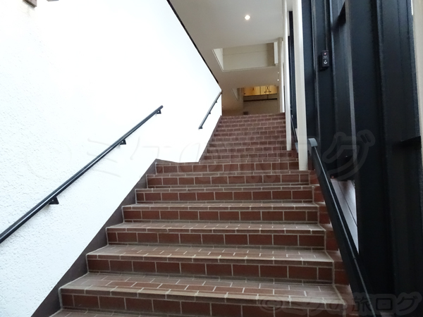 箱根ハイランドホテル　階段
