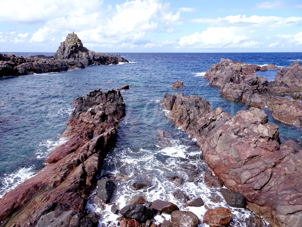 奥尻島　西海岸の奇岩と奥尻ブルー
