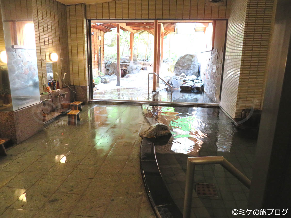 「松泉閣花月」の大浴場の様子