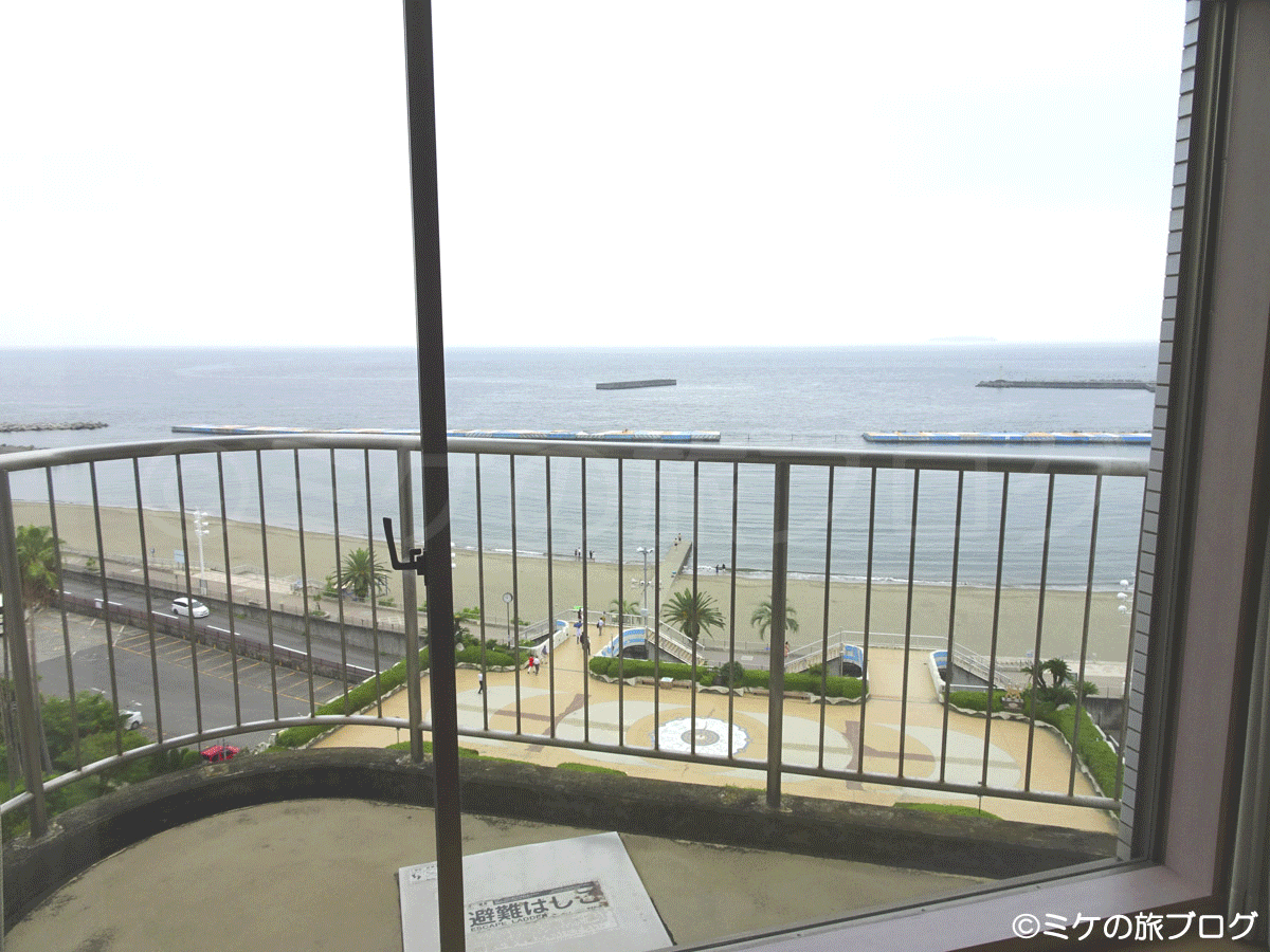熱海シーサイドスパ＆リゾートの10階客室から見る昼、夜、朝の風景