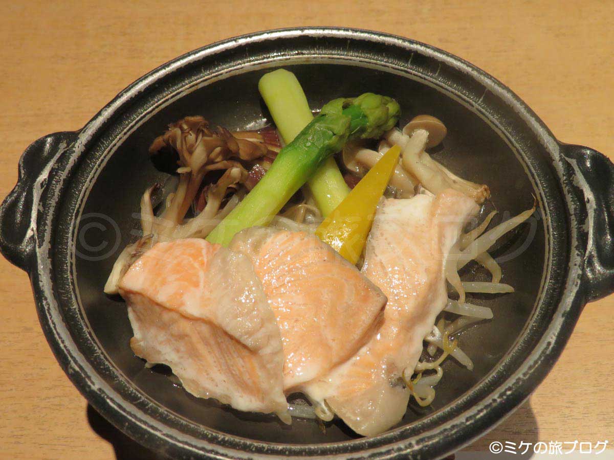 ラフォーレ倶楽部 伊東温泉 湯の庭　夕食　秋鮭と野菜の陶板焼き
