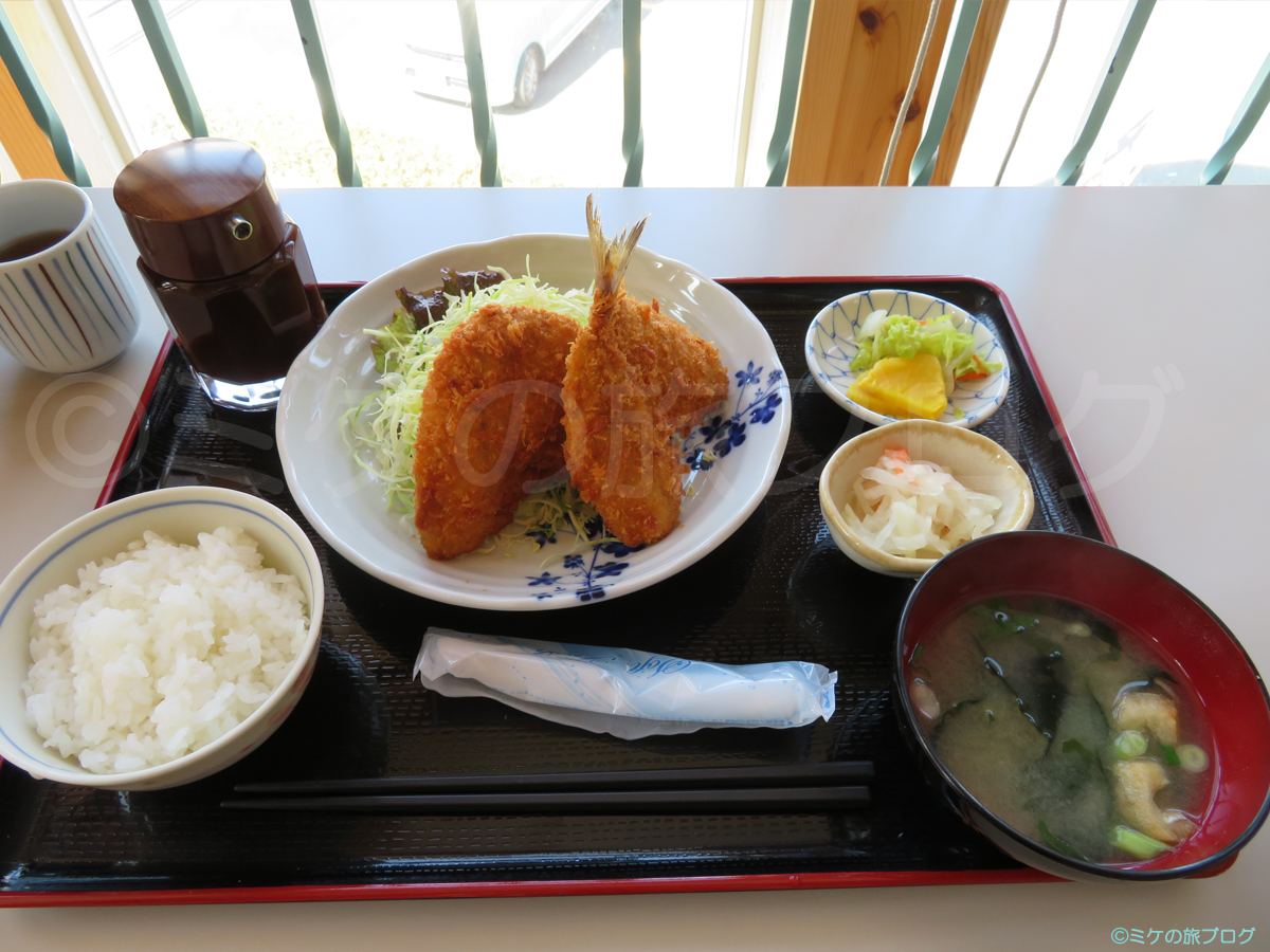 「河津桜観光交流館」の2階にあるさくらキッチンのアジフライ定食