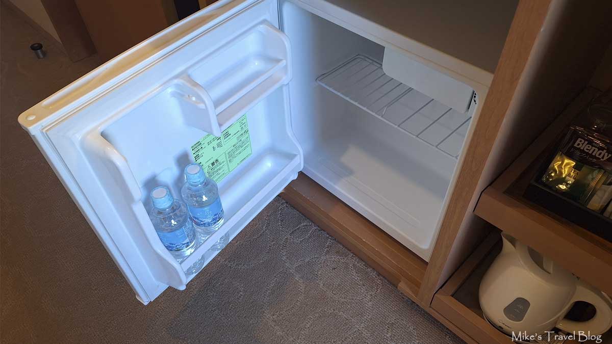 舞浜ユーラシア　冷蔵庫　ミネラルウォーター